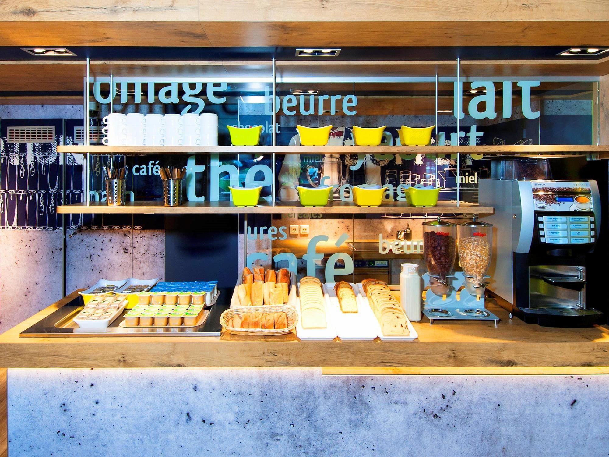 Ibis Budget Velizy Экстерьер фото
