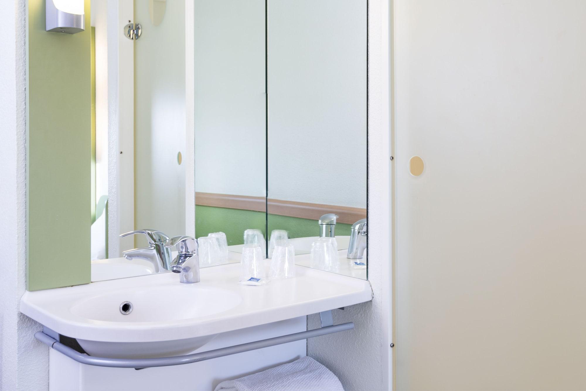 Ibis Budget Velizy Экстерьер фото