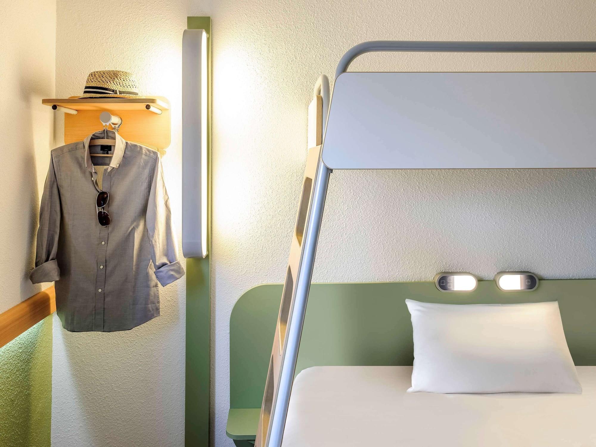 Ibis Budget Velizy Экстерьер фото