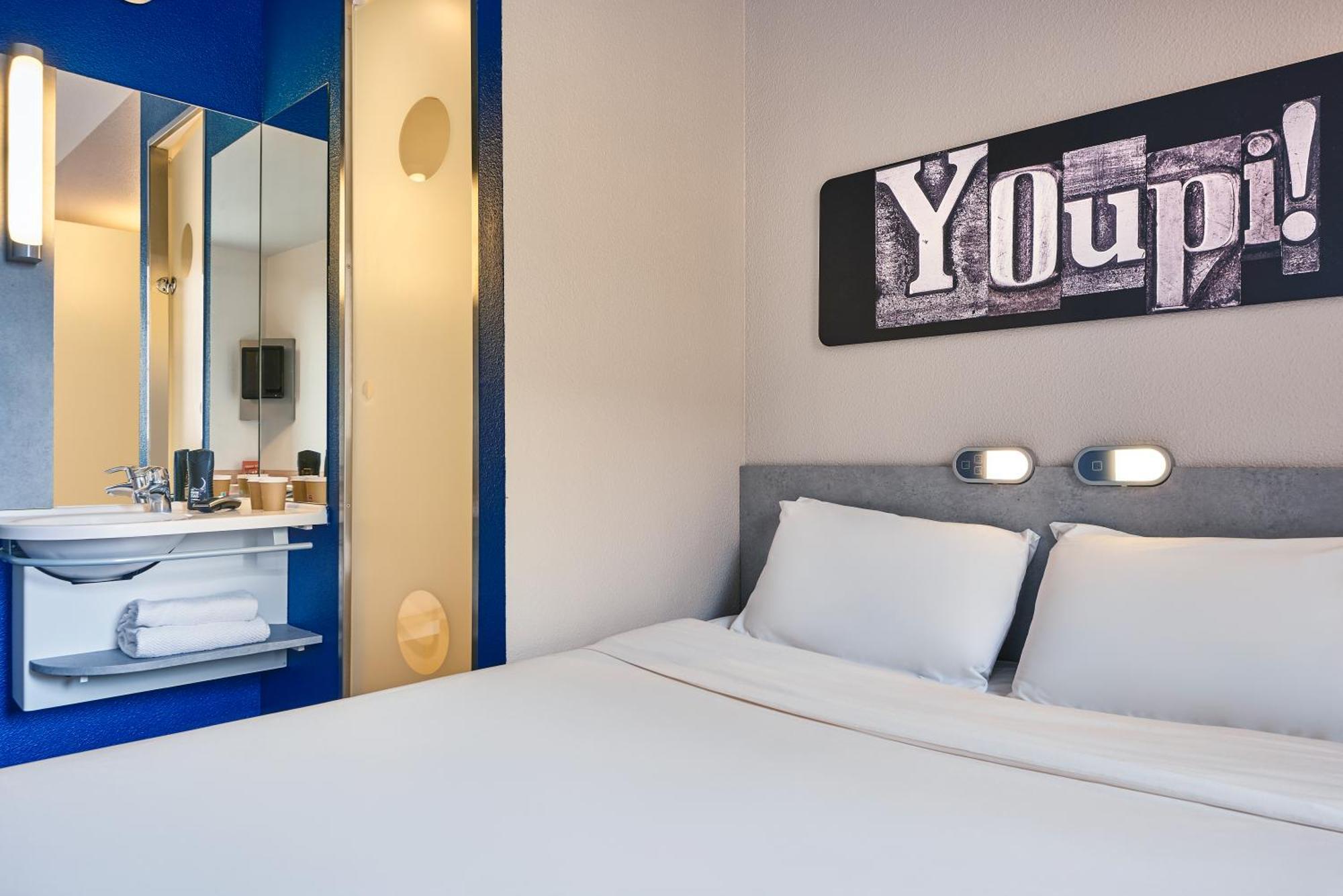 Ibis Budget Velizy Экстерьер фото